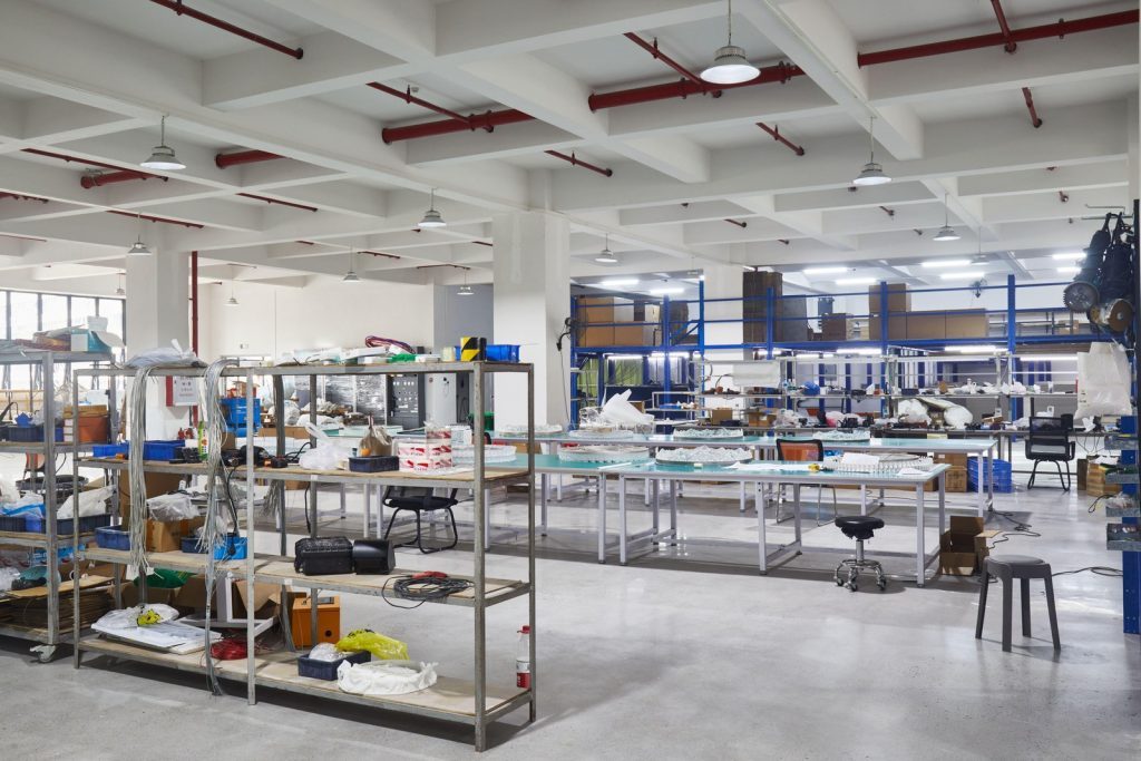 Staylighting sample policy - how samples are priced, credited and returned for lighting buyers